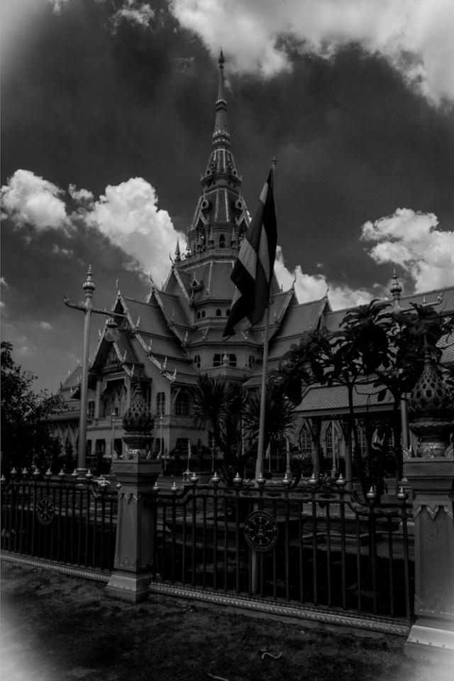 Wat Sothon, Chachoengsao, Thailand in black and white